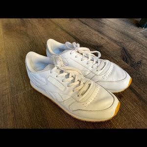 Reebok white sneakers size 9